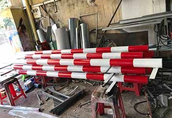 Thi công biển báo giao thông đường bộ